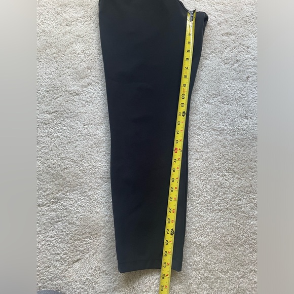 EUC Lululemon On The Fly Pant Woven 27” Size 8 - Picture 11 of 14